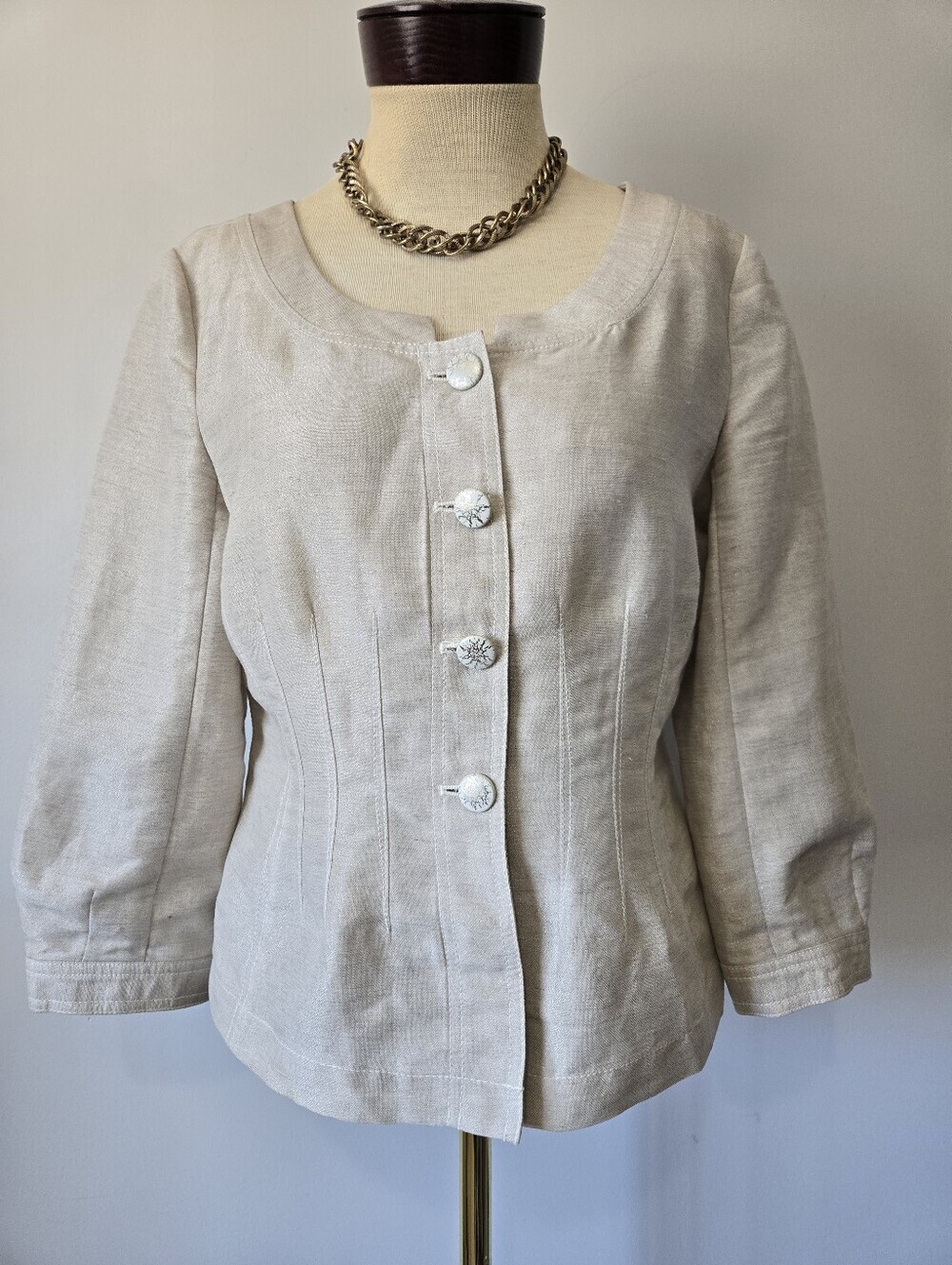 Nic + Zoe Linen/ Lyocell Cream Shimmer Button-Front Jacket. Size 6